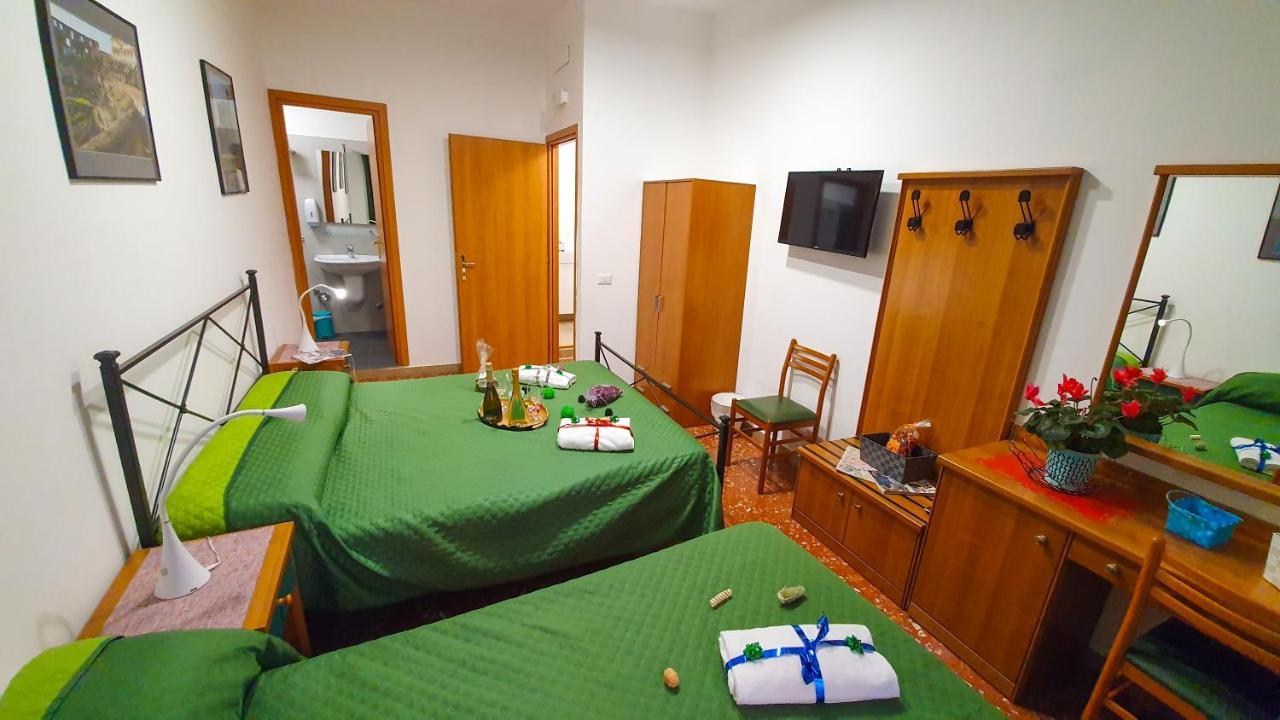 A Casa Simpatia - A Richiesta Parcheggio Gratuito ! Hotell Roma Eksteriør bilde