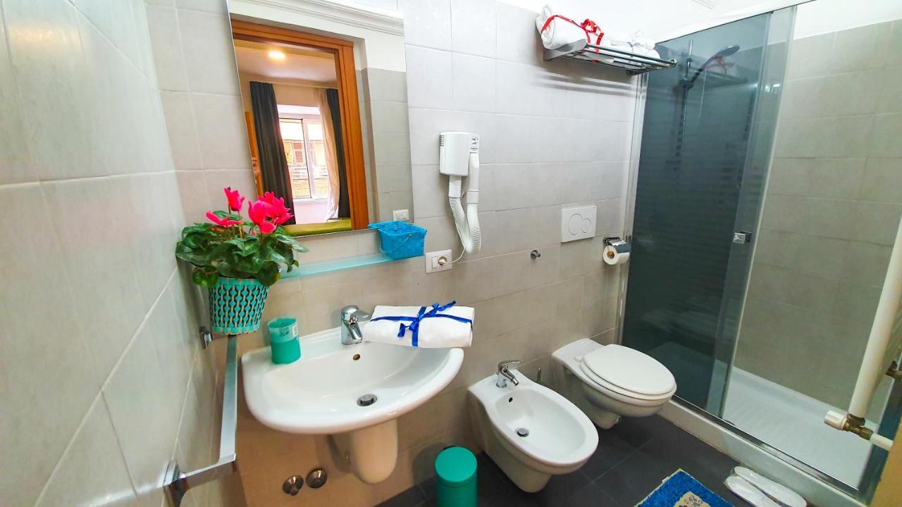 A Casa Simpatia - A Richiesta Parcheggio Gratuito ! Hotell Roma Eksteriør bilde